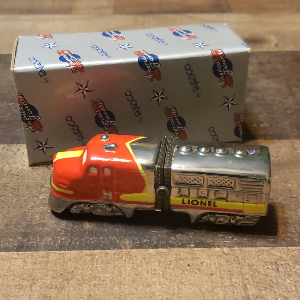 Lionel Train Covered Box